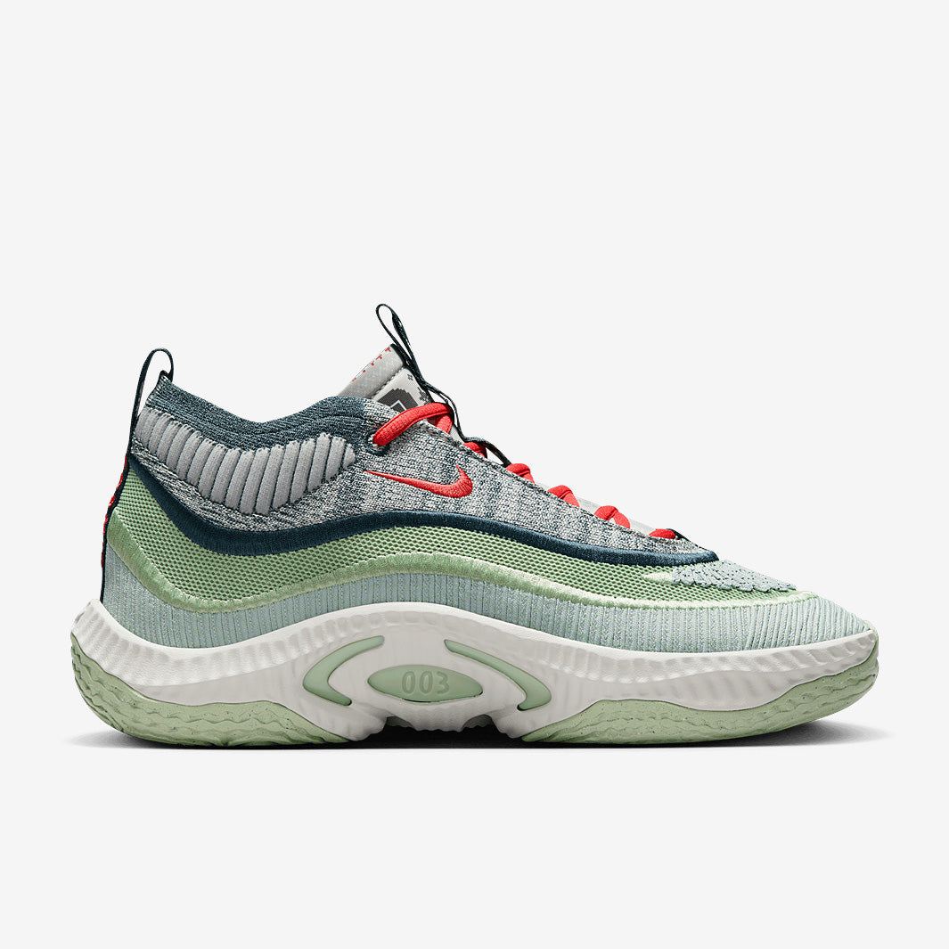 Nike Cosmic Unity 3
