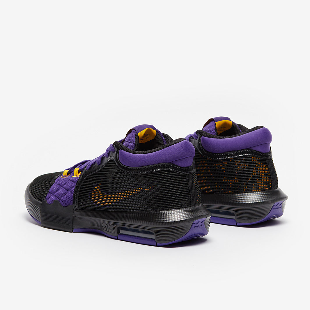 Nike LeBron Witness 8