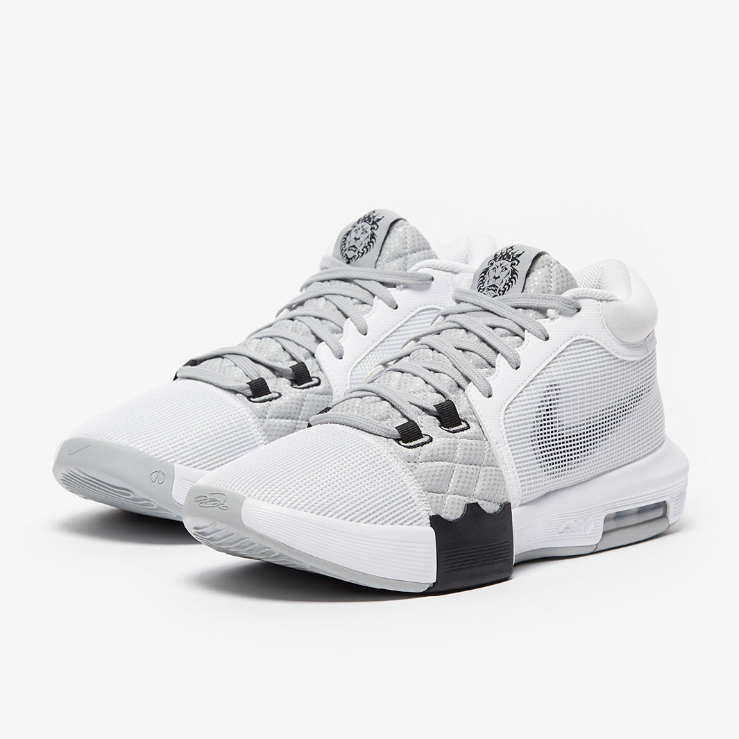 Nike LeBron Witness 8