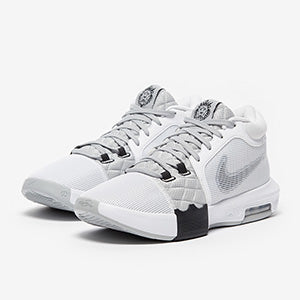Nike LeBron Witness 8
