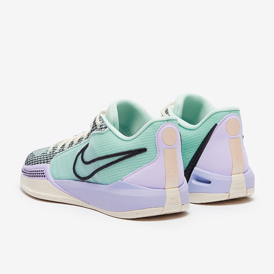 Nike Womens Sabrina 1