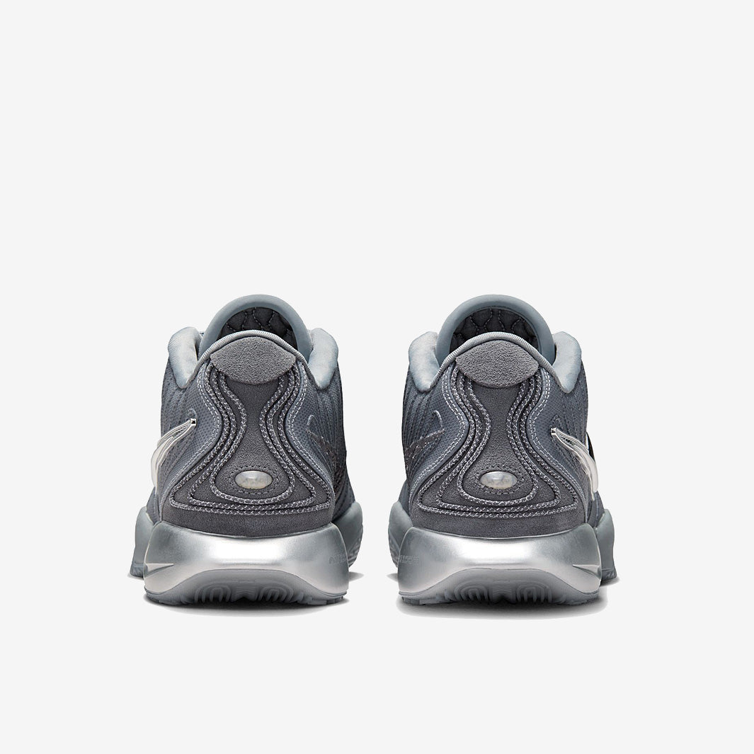 Nike LeBron 21