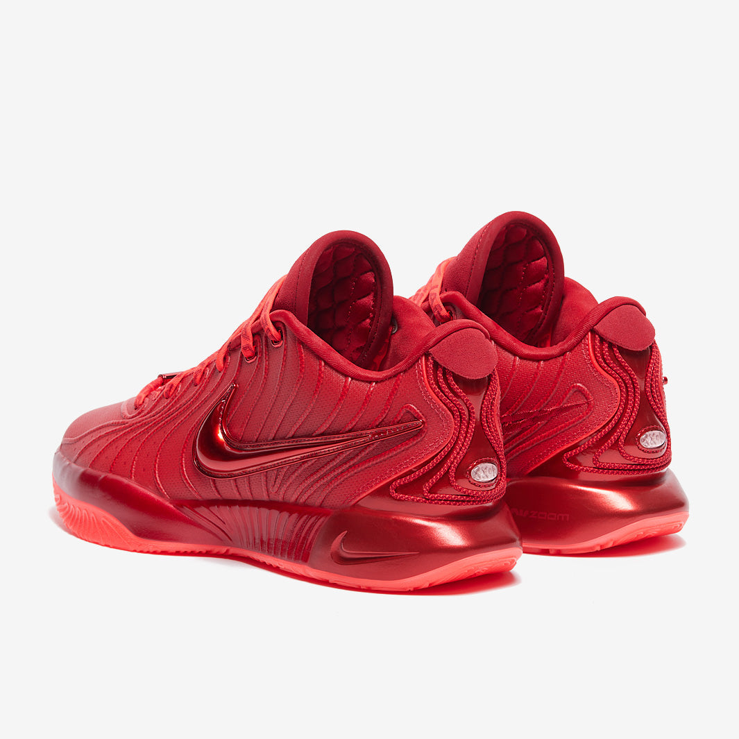Nike LeBron 21