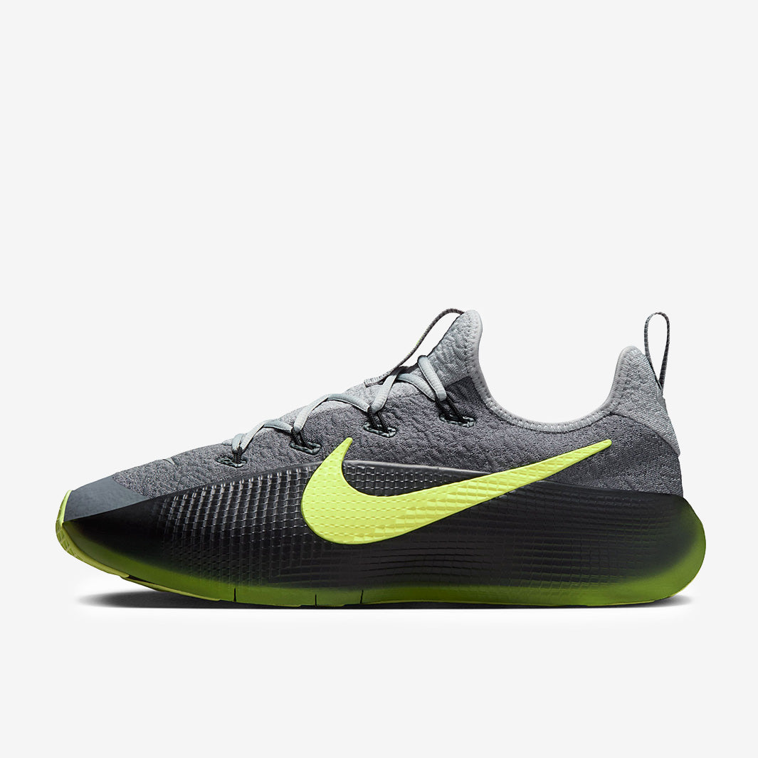 Nike LeBron TR 1