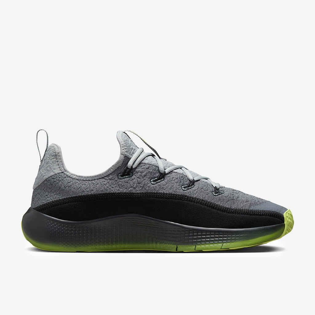 Nike LeBron TR 1