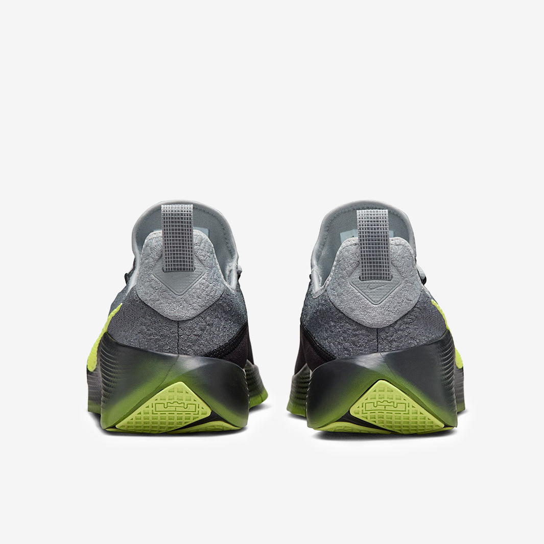 Nike LeBron TR 1