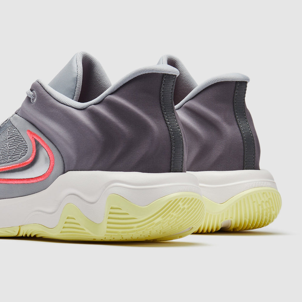 Nike Giannis Immortality 4