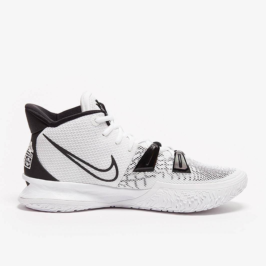 Nike Kyrie 7