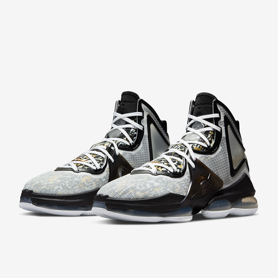 Nike LeBron 19
