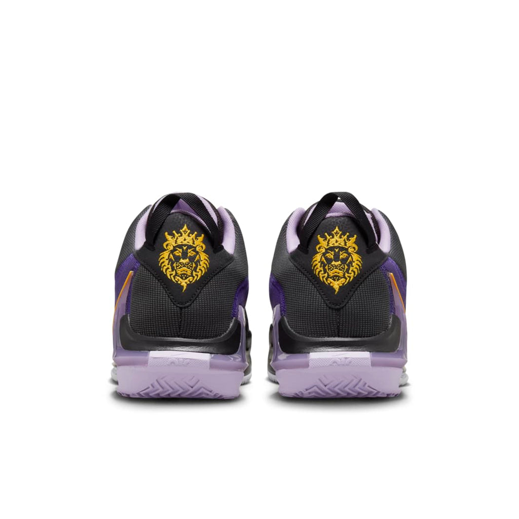 Nike LeBron Witness 7