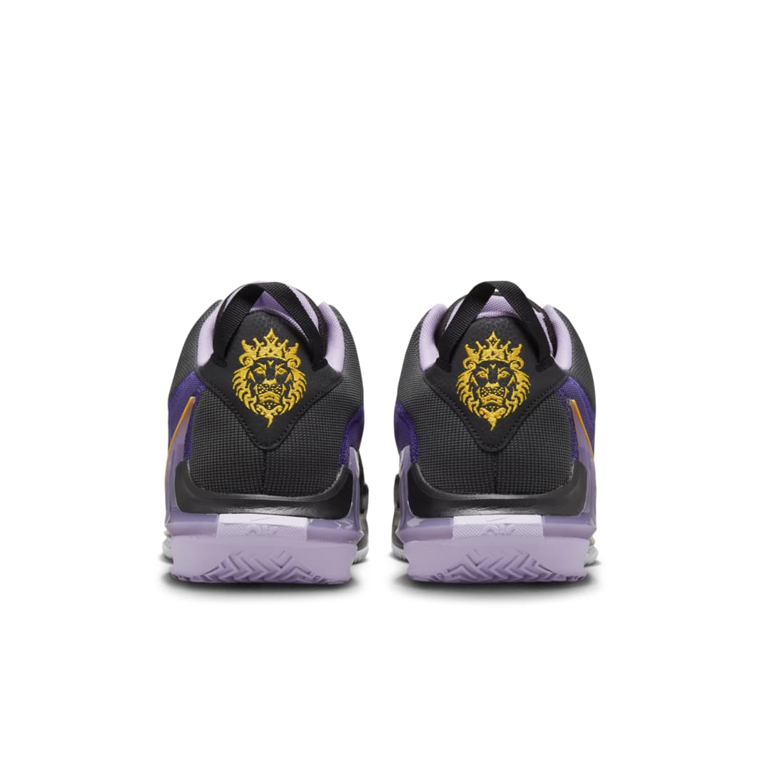 Nike LeBron Witness 7
