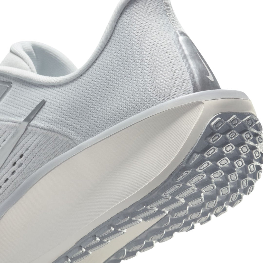 Quest 6 Road Running Shoes