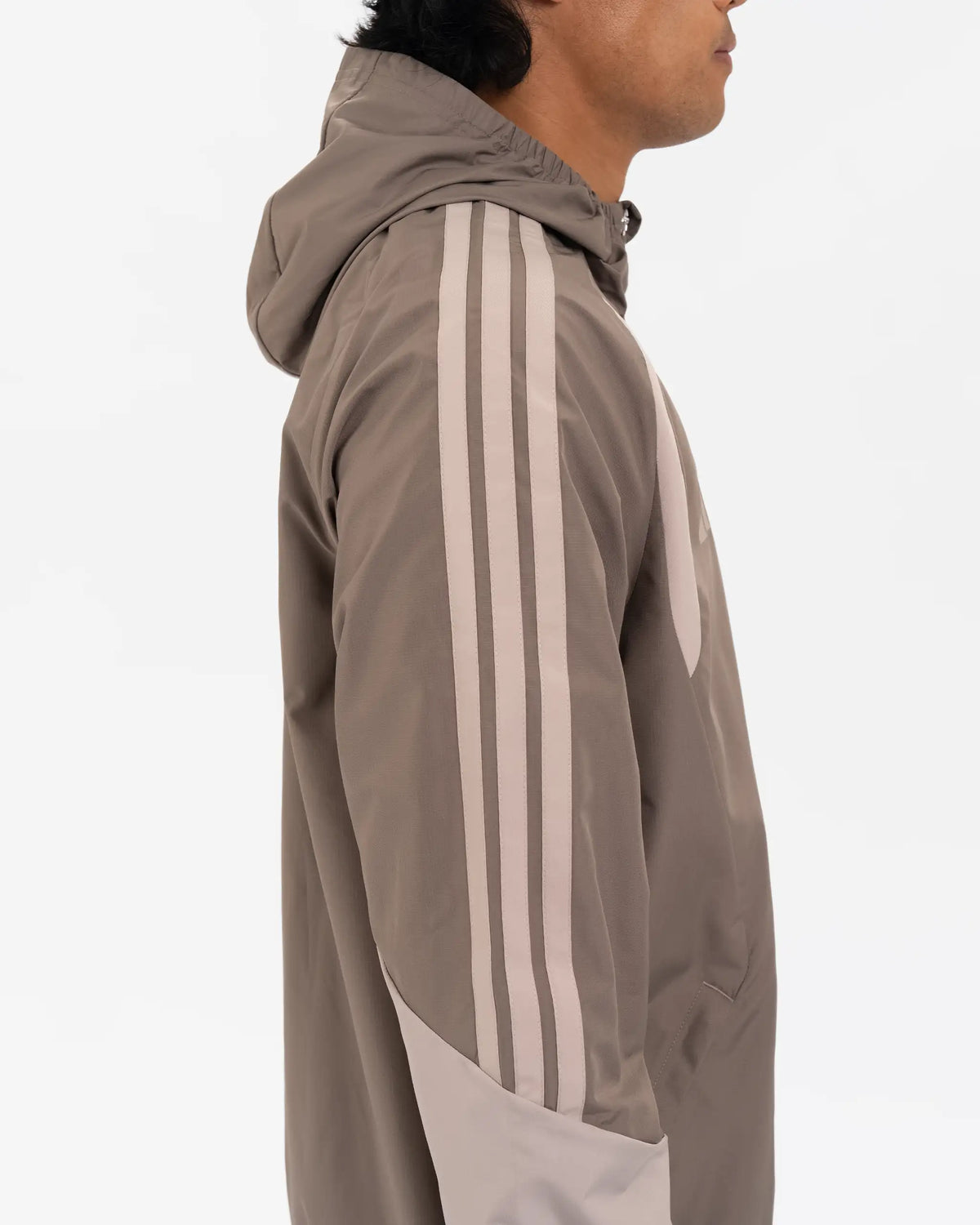 Newcastle United adidas 26/27 Coach's Range Beige All Weather Jacket