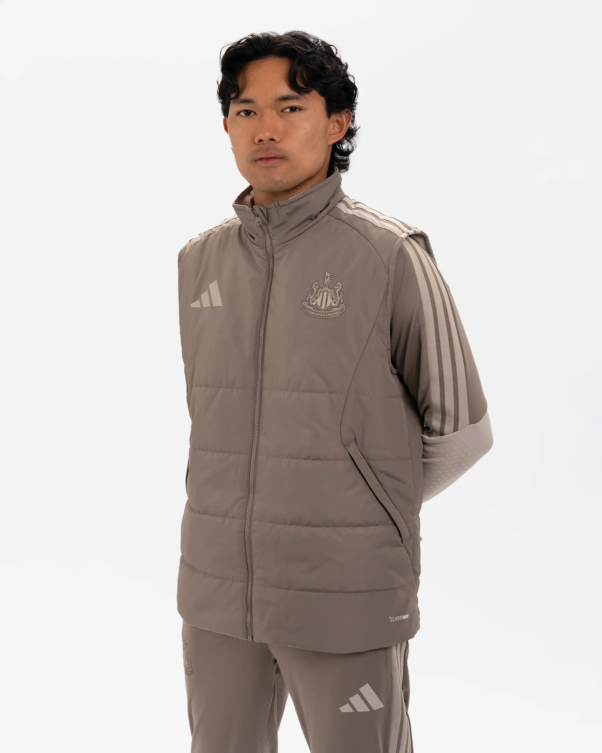 Newcastle United adidas 26/27 Coach's Range Reversible Beige Gilet