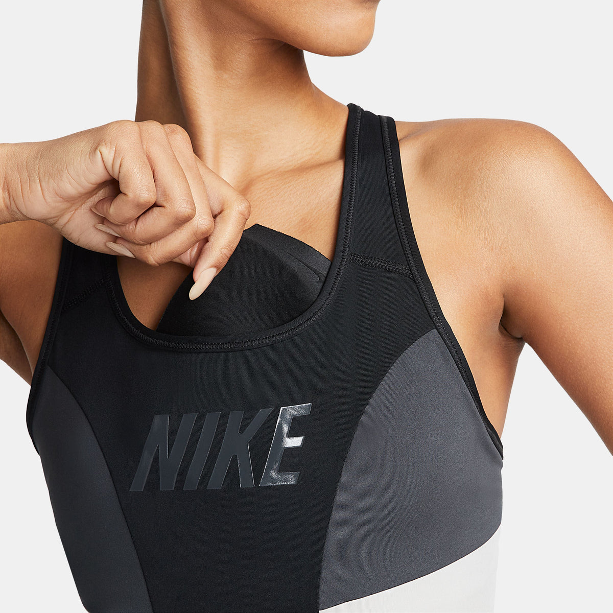 Swoosh Medium-Support 1-Piece Pad Logo Sports Bra