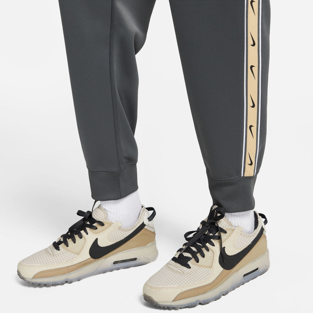 Repeat Joggers