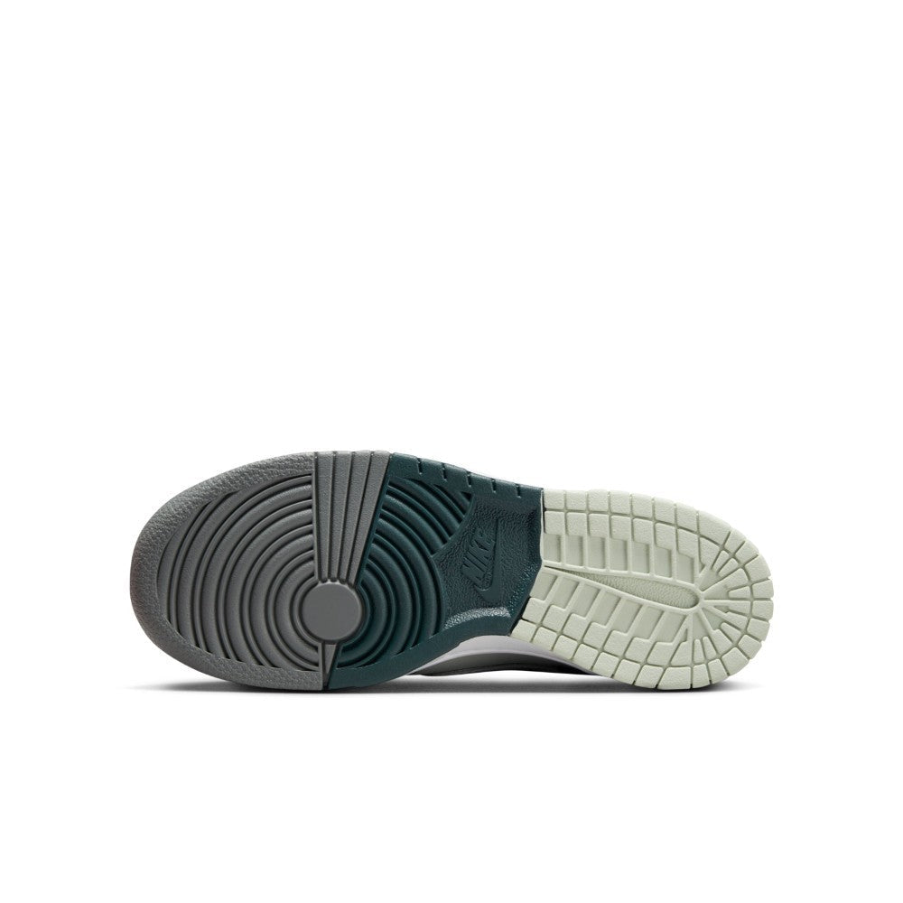 Dunk Lifestyle Shoes