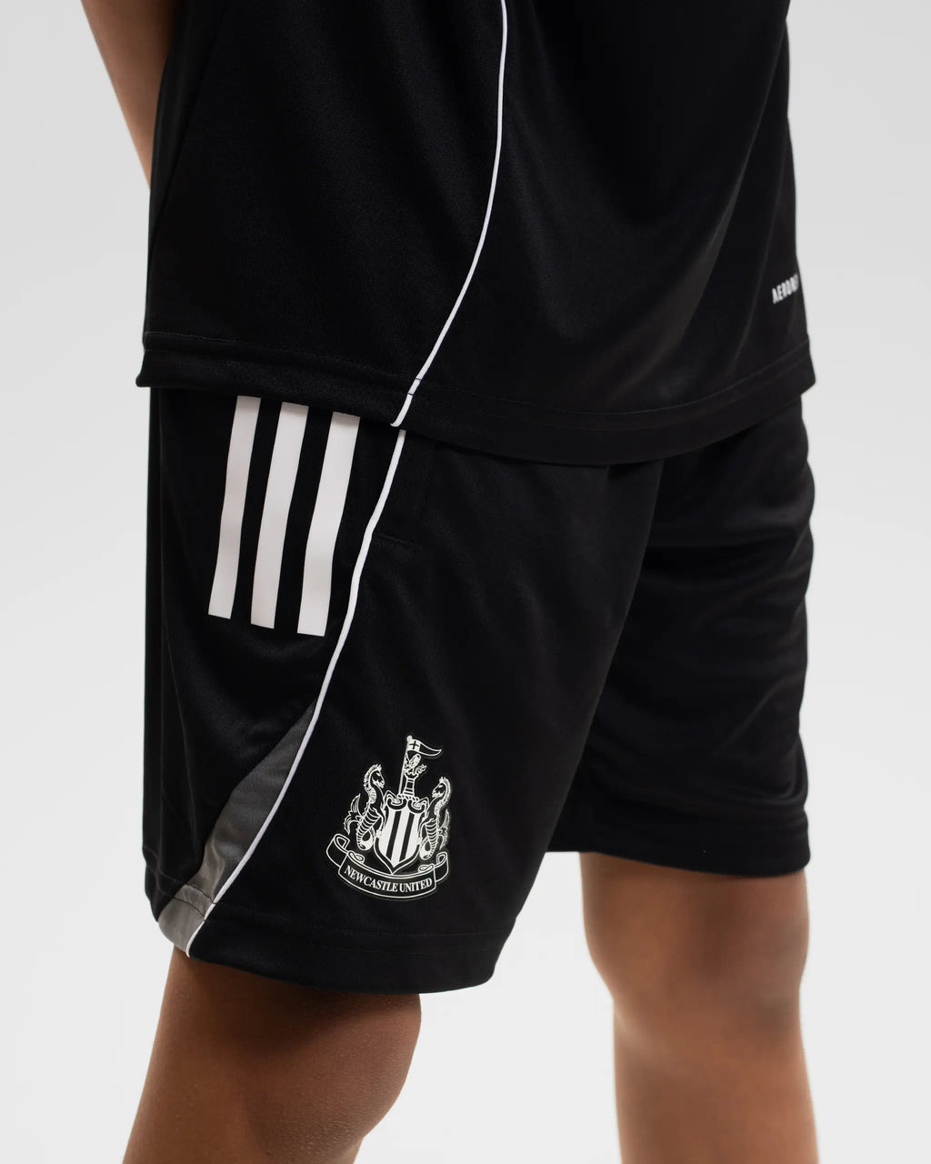 Newcastle United adidas 25/26 Coach's Black Edition Kids' Shorts
