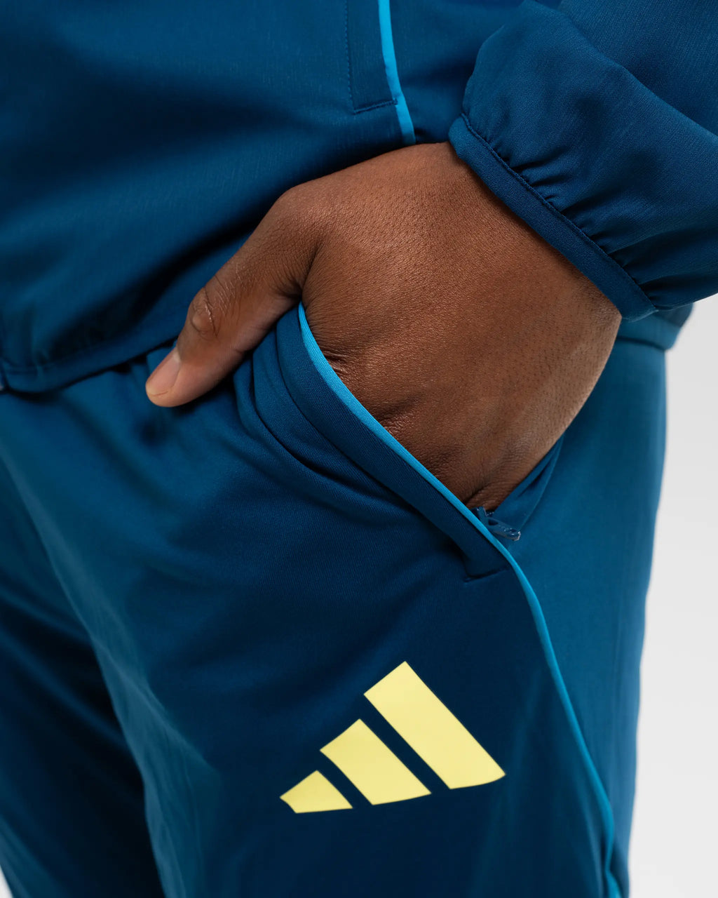 Newcastle United adidas 25/26 Coach's Range Training Bottoms