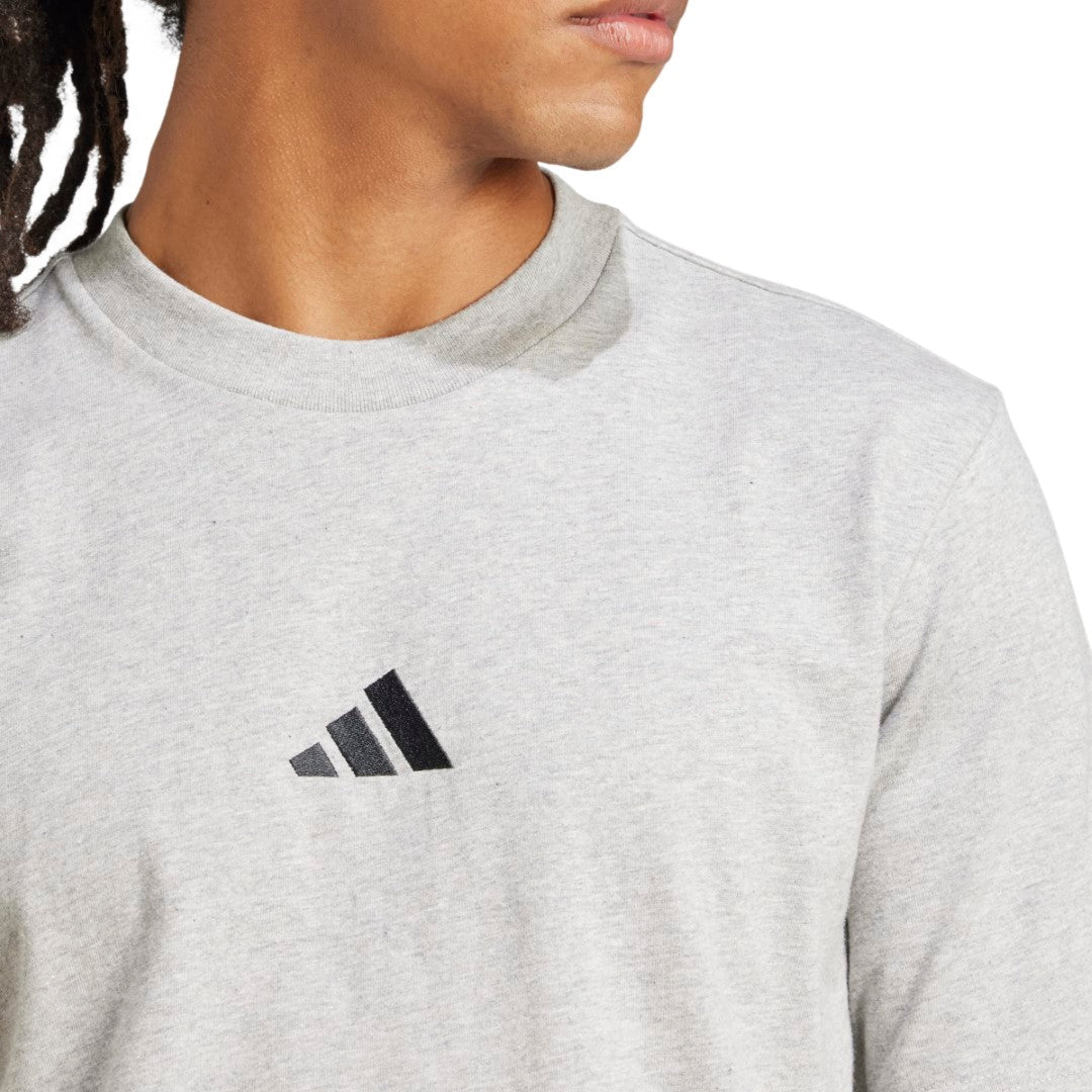 Essentials Small Logo Single Jersey T-Shirt